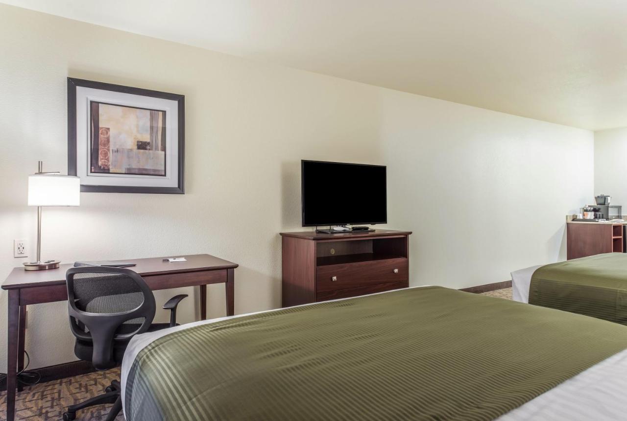 Cobblestone Hotel & Suites - Hutchinson Eksteriør billede