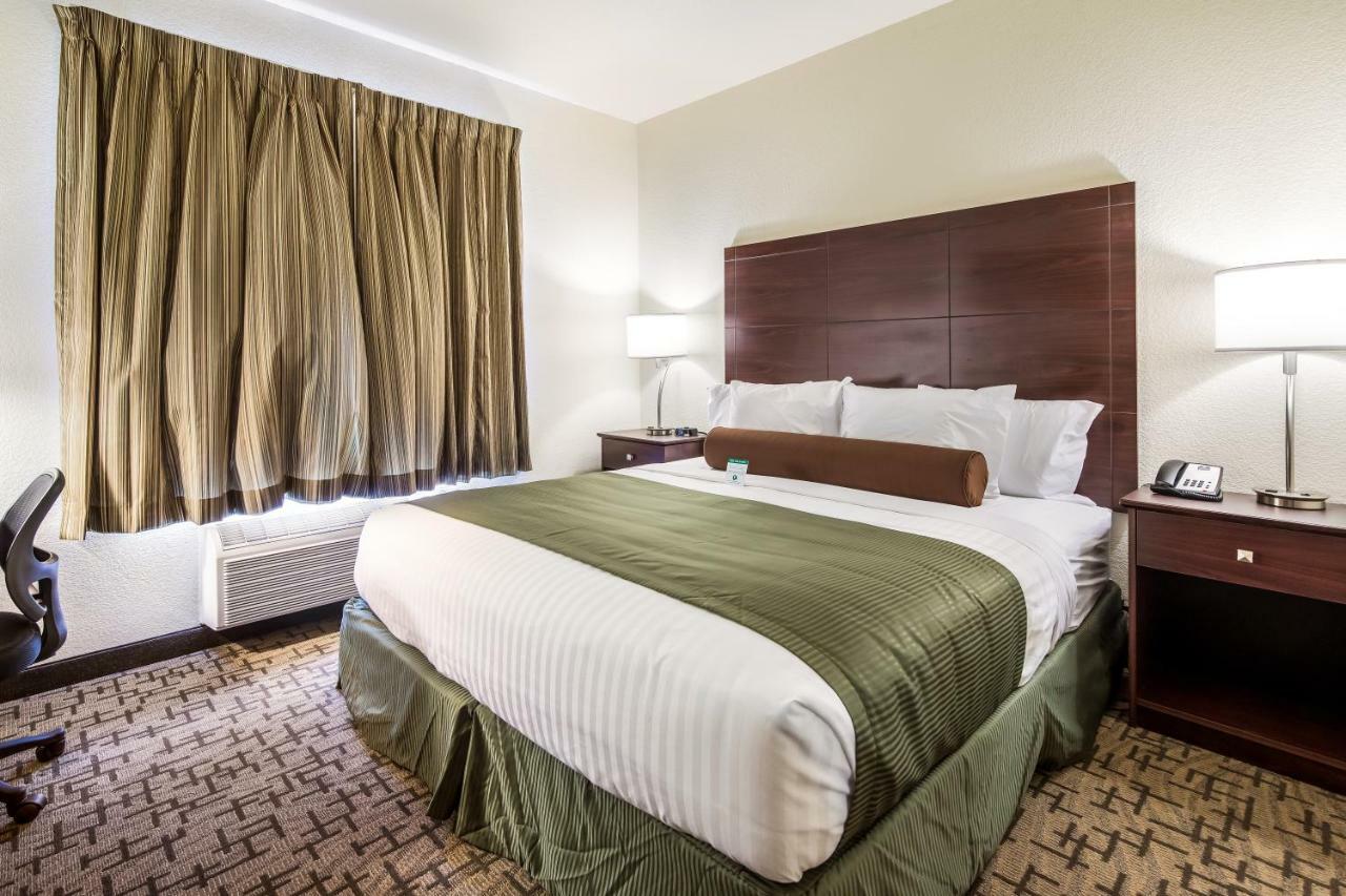 Cobblestone Hotel & Suites - Hutchinson Eksteriør billede